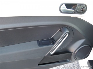 Volkswagen Beetle 1,2 i Servis ČR 112TKM 2012