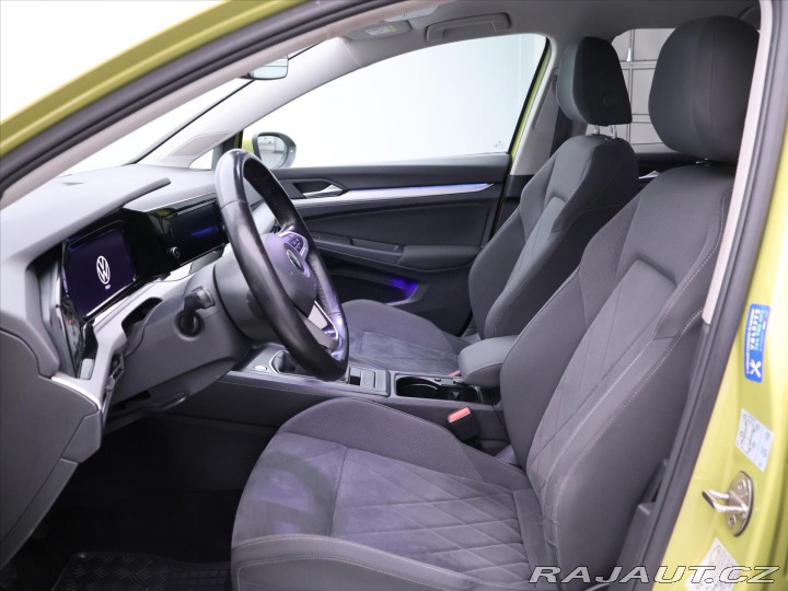 Volkswagen Golf 1,5 TSI 110kW CZ LED 1.Ma 2021