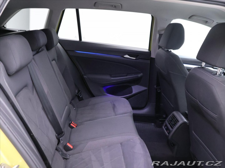 Volkswagen Golf 1,5 TSI 110kW CZ LED 1.Ma 2021