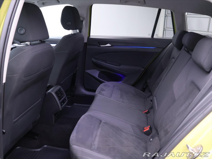 Volkswagen Golf 1,5 TSI 110kW CZ LED 1.Ma 2021