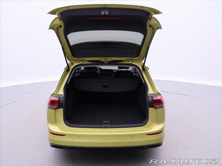 Volkswagen Golf 1,5 TSI 110kW CZ LED 1.Ma 2021