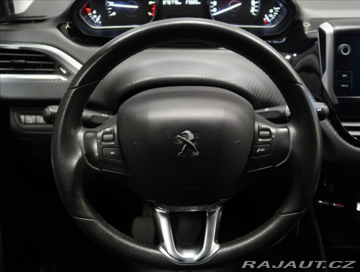 Peugeot 2008 1,2 ČR 1. MAJITEL VÝHŘEV 2016
