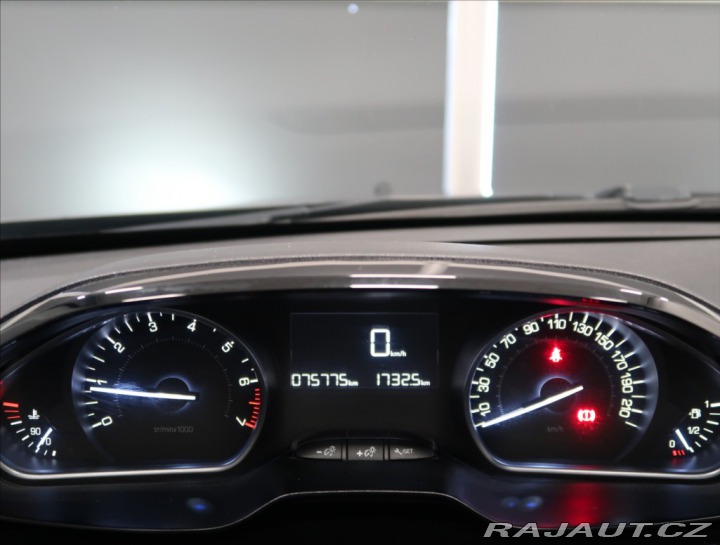 Peugeot 2008 1,2 PURETECH ČR 1. MAJ VÝ 2016