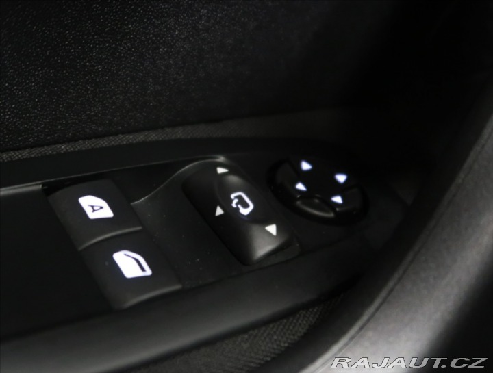 Peugeot 2008 1,2 ČR 1. MAJITEL VÝHŘEV 2016
