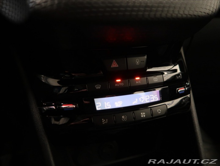 Peugeot 2008 1,2 PURETECH ČR 1. MAJ VÝ 2016