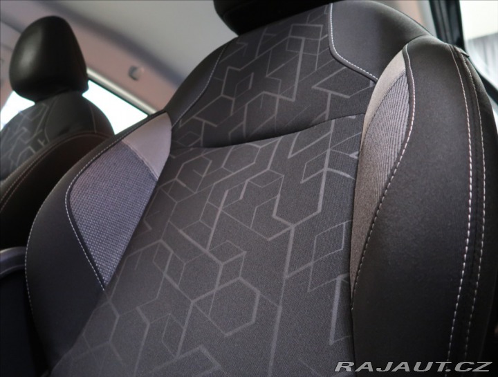 Peugeot 2008 1,2 ČR 1. MAJITEL VÝHŘEV 2016