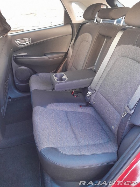 Hyundai Kona EV 100kW crossover, záruk 2021