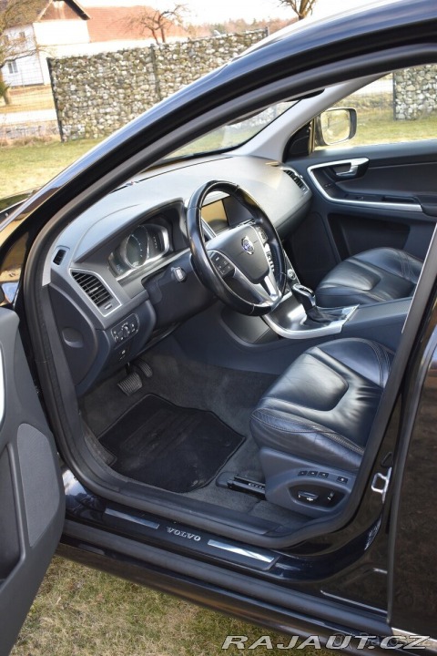 Volvo XC60 2,4 Summum 158 kw AT 2014