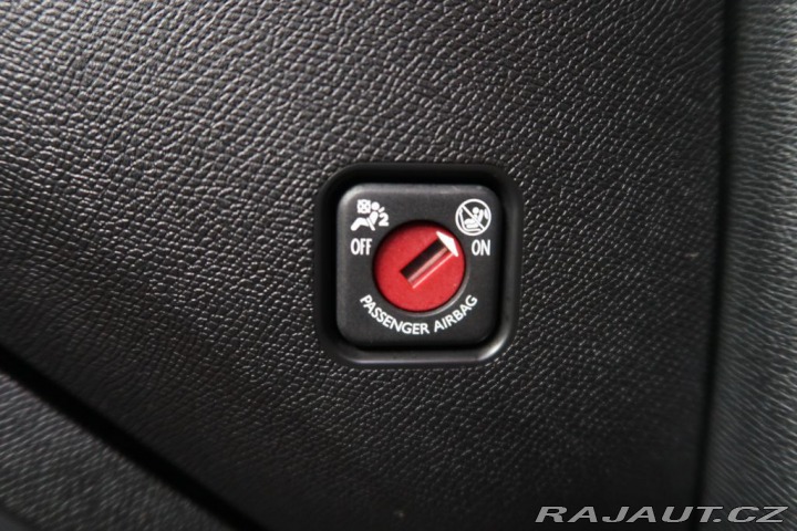 Peugeot 308 1.2PureTech,CZ,1Maj,Allur 2022