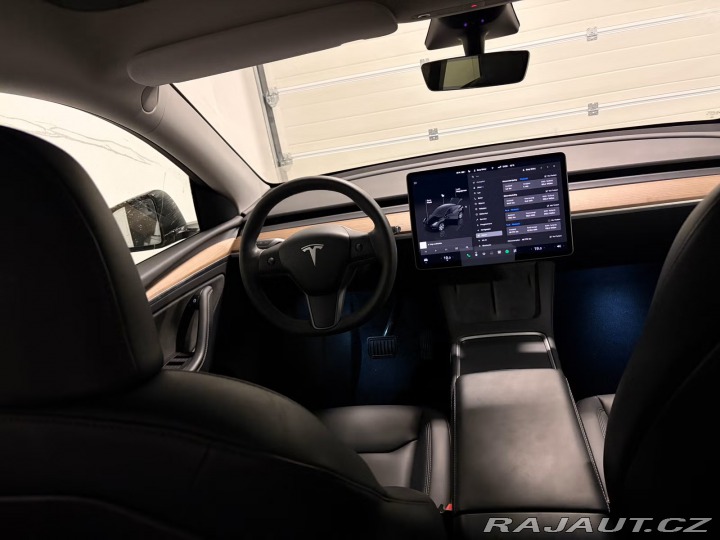 Tesla Model Y  2023