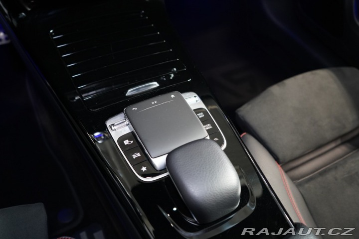 Mercedes-Benz A 180*AMG*KAMERA*LED*KEYLES 2020