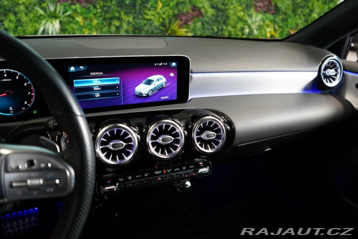 Mercedes-Benz A 180*AMG*KAMERA*LED*KEYLES 2020