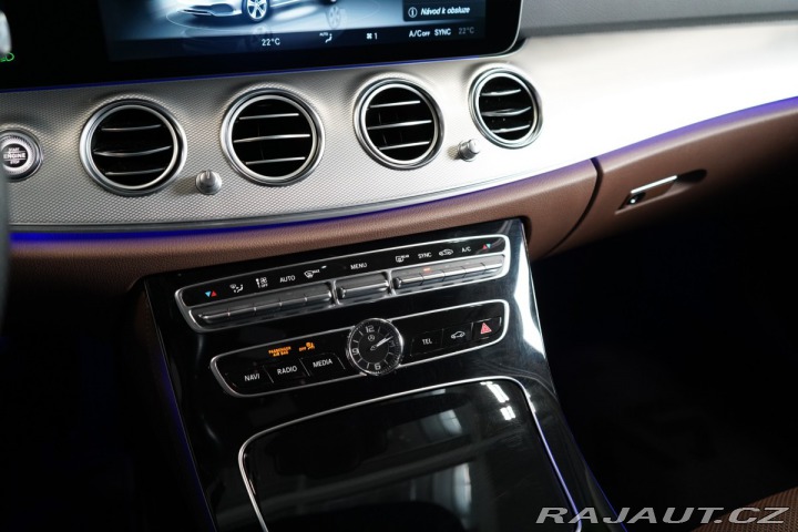 Mercedes-Benz E 220d*AVANTGARDE*HUD*360*L 2017