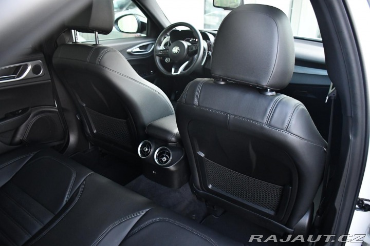 Alfa Romeo Giulia 2,0T 16V 206kW AT8-Q4 Vel 2024