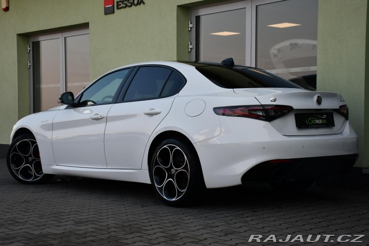 Alfa Romeo Giulia 2,0T 16V 206kW AT8-Q4 Vel 2024