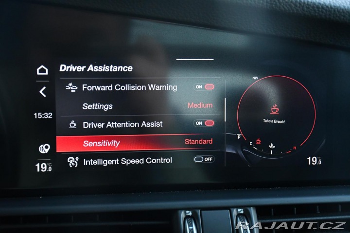 Alfa Romeo Giulia 2,0T 16V 206kW AT8-Q4 Vel 2024