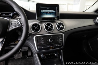 Mercedes-Benz GLA d 4MATIC Vyhřívaná sedadl 2016