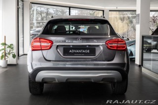 Mercedes-Benz GLA d 4MATIC Vyhřívaná sedadl 2016