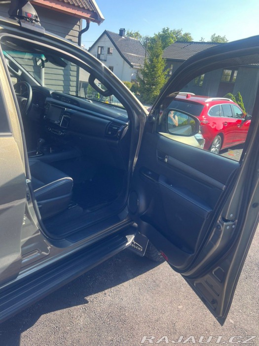 Toyota Hilux 2.8-204 D 4W