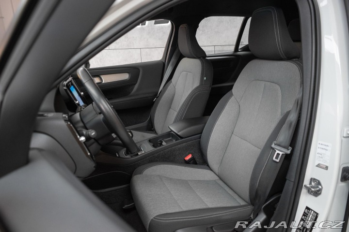 Volvo XC40 T2*REZERVACE* 2021