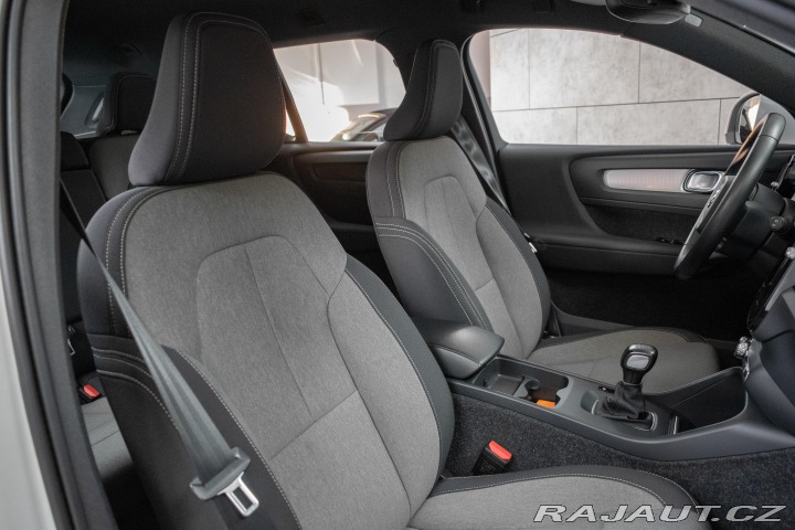 Volvo XC40 T2*REZERVACE* 2021