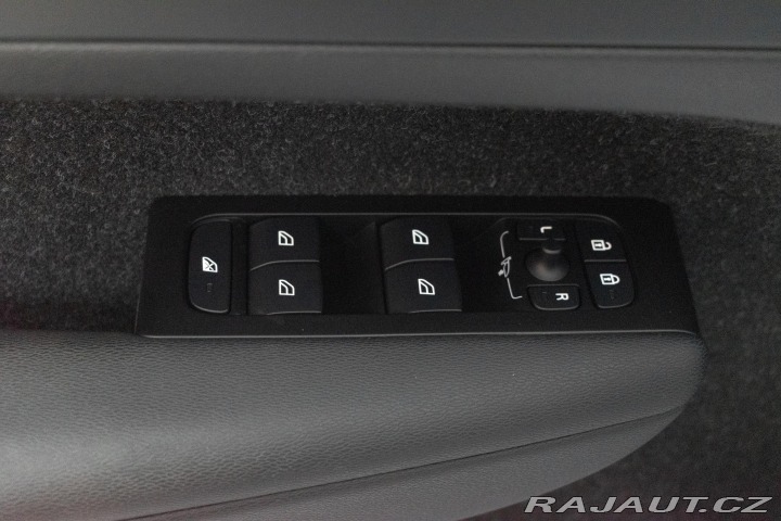 Volvo XC40 T2*REZERVACE* 2021