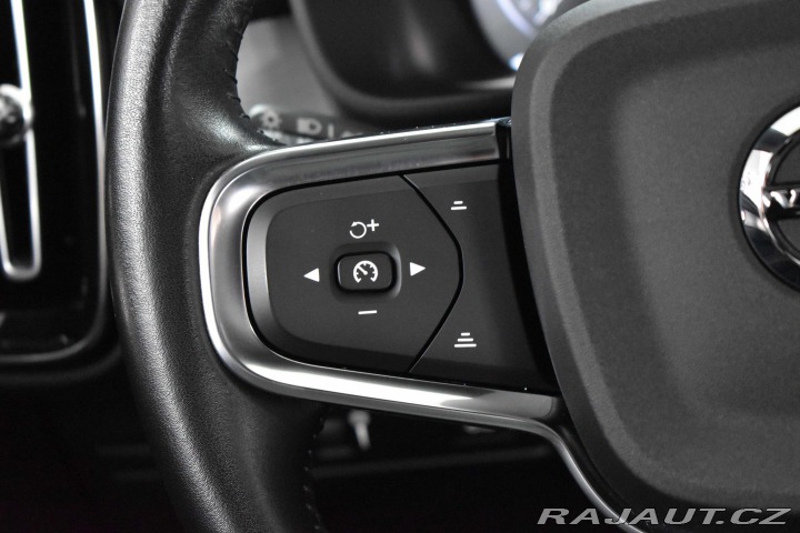 Volvo XC40 T2 MOMENTUM PRO*KAMERA*DP 2021