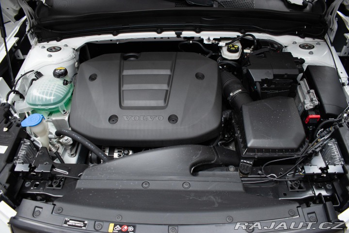 Volvo XC40 T2 MOMENTUM PRO*KAMERA*DP 2021