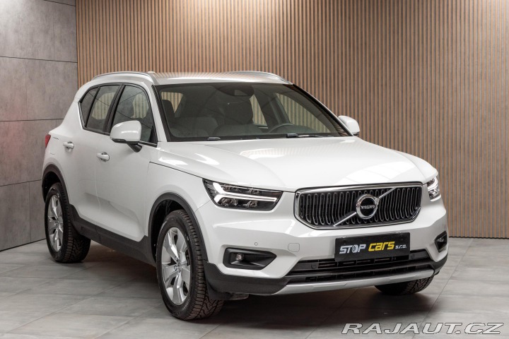 Volvo XC40 T2*REZERVACE* 2021