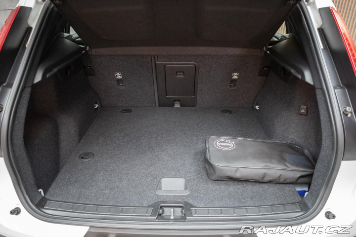 Volvo XC40 T2 MOMENTUM PRO*KAMERA*DP 2021