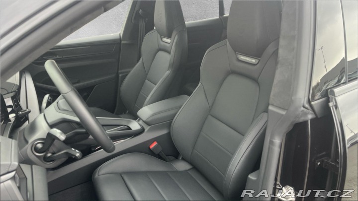 Porsche Macan Turbo 2025