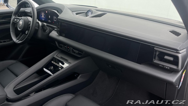 Porsche Macan Turbo 2025