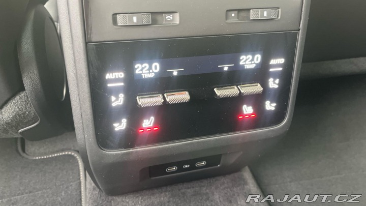 Porsche Macan Turbo 2025