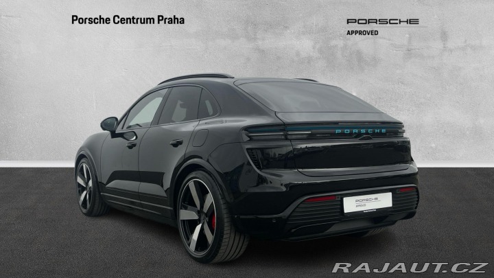 Porsche Macan Turbo 2025