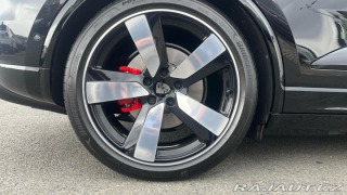 Porsche Macan Turbo 2025