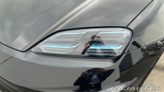 Porsche Macan Turbo 2025