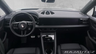 Porsche Macan Turbo 2025