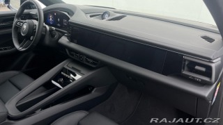 Porsche Macan Turbo 2025