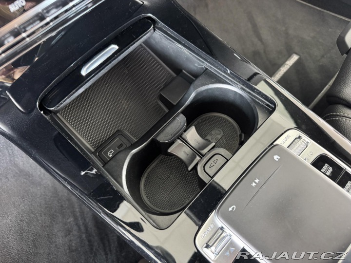 Mercedes-Benz A 200*Aut*120kW*LED*Navi*Ka 2019