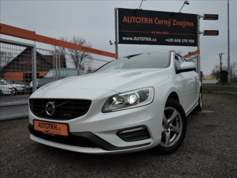 Volvo V60 2,0 D4 R-design
