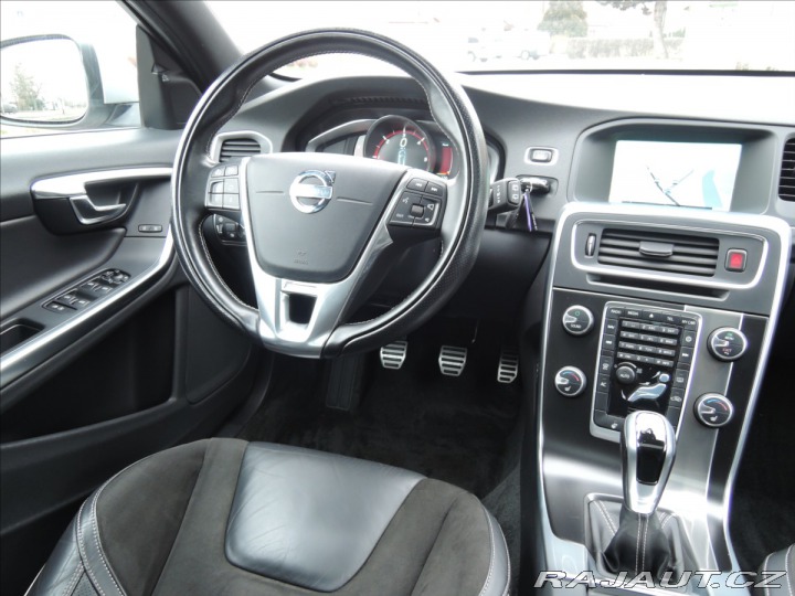 Volvo V60 2,0 D4 R-design 180PS 2014