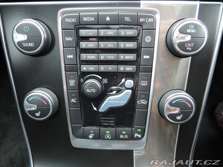 Volvo V60 2,0 D4 R-design 180PS 2014