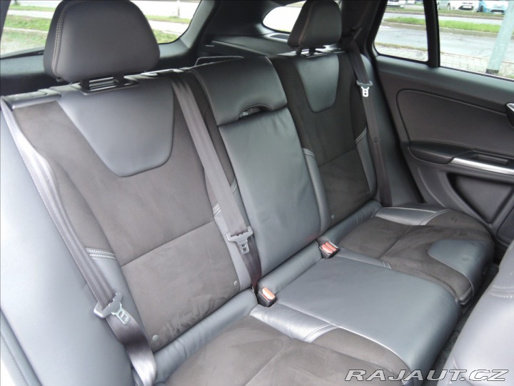 Volvo V60 2,0 D4 R-design 180PS 2014