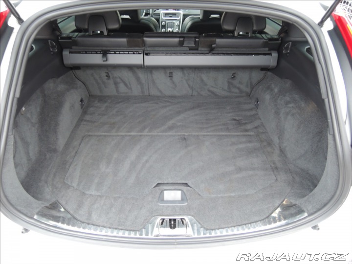 Volvo V60 2,0 D4 R-design 2013