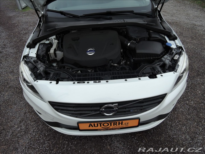 Volvo V60 2,0 D4 R-design 180PS 2014