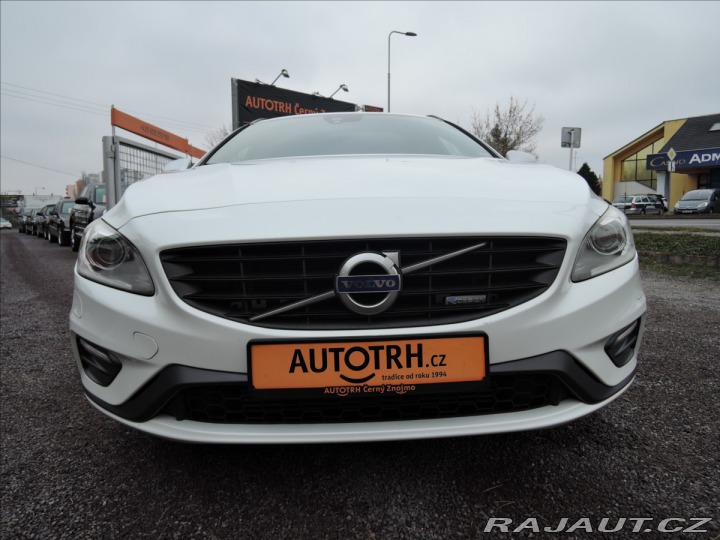 Volvo V60 2,0 D4 R-design 180PS 2014