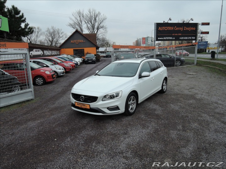 Volvo V60 2,0 D4 R-design 180PS 2014
