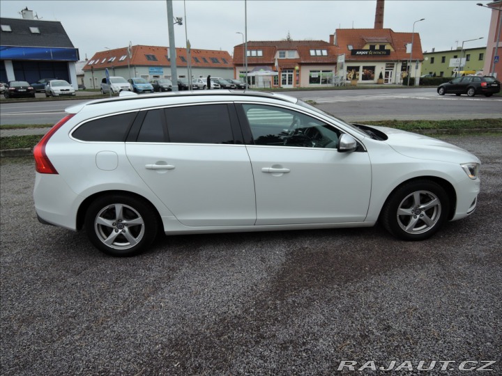 Volvo V60 2,0 D4 R-design 2013