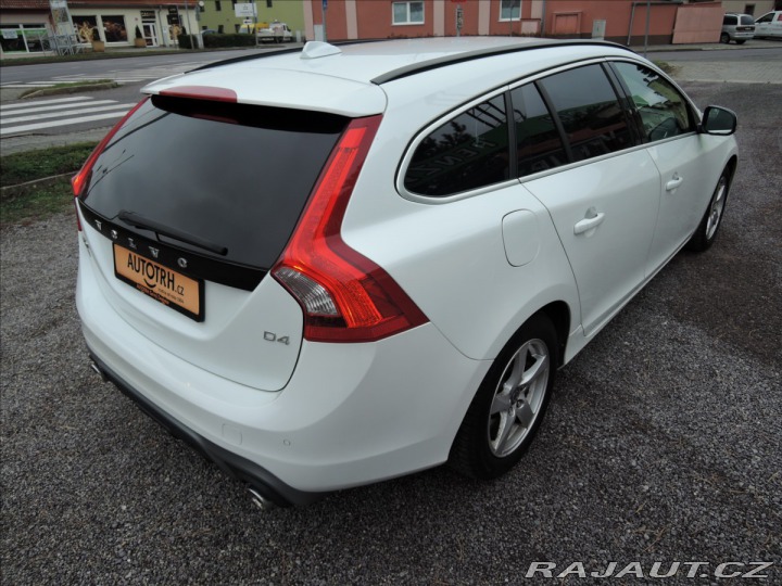 Volvo V60 2,0 D4 R-design 180PS 2014