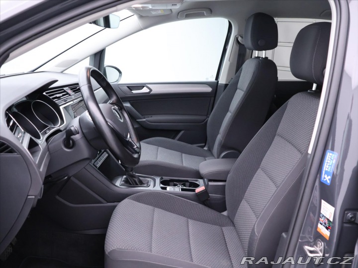 Volkswagen Touran 1,5 TSI 110kW DSG CZ Navi 2021